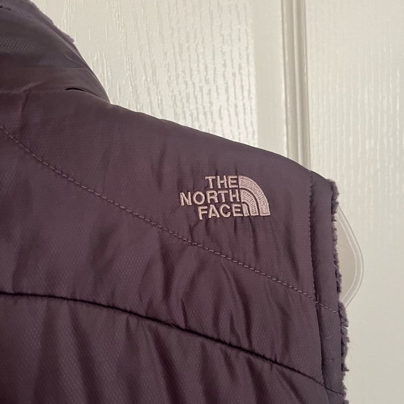 The North Face Vest Womens Medium Purple Reversible Mossbud Swirl Fleece - Picture 4 of 10